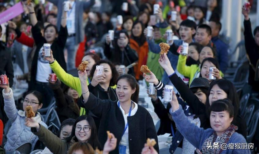 旅游季来袭,韩国游客来中国疯狂购物