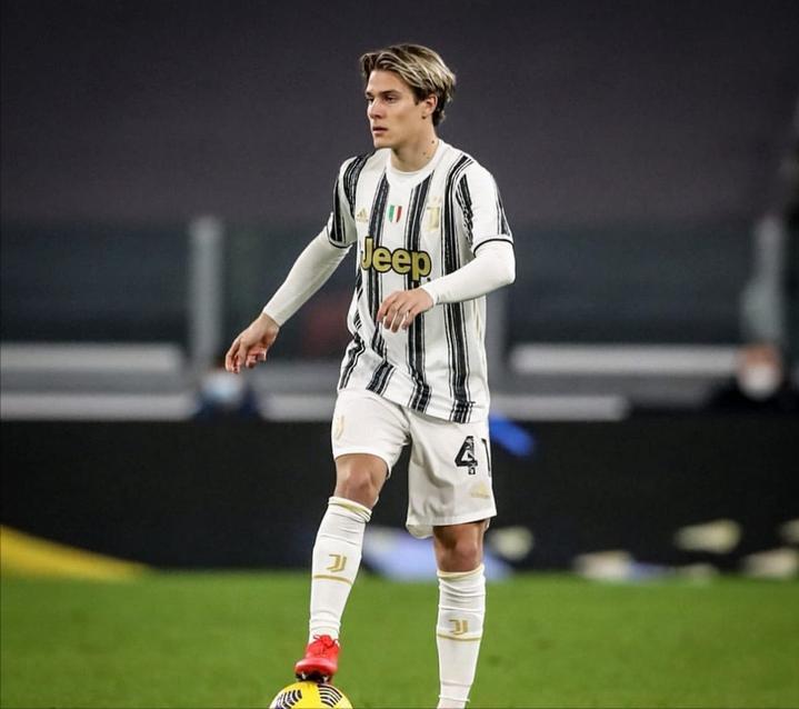 意甲最佳球员奥斯梅恩,奥斯梅恩赛季十佳球