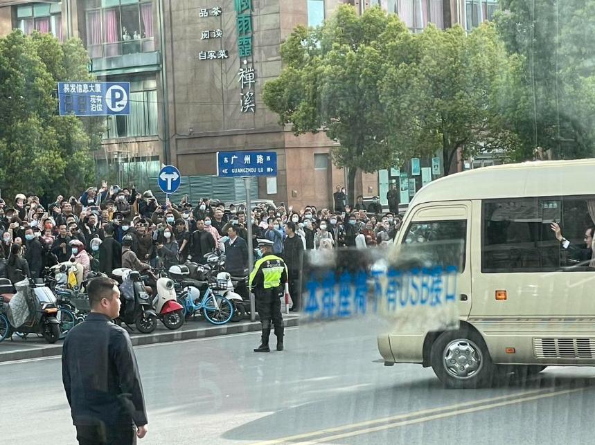 喂不熟的白眼狼？马英九回台湾以后，随行人员为何要“*攻反**大陆”