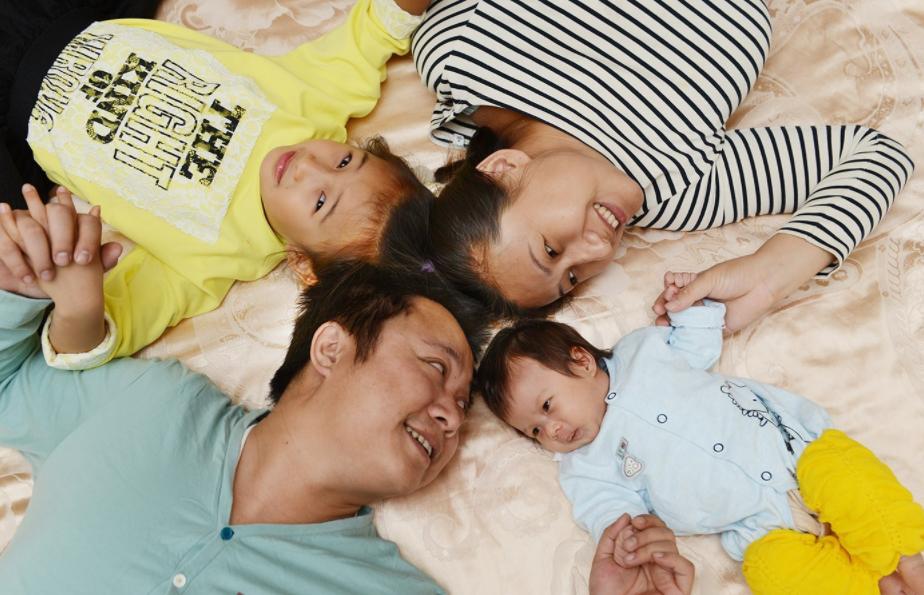 二胎早生还是晚比较好,papi酱毛不易产后