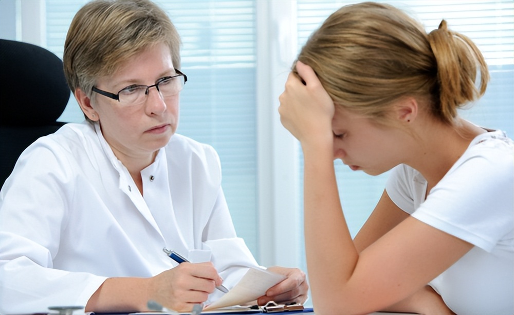 为何白头发那么多,为什么白头发越来越年轻化