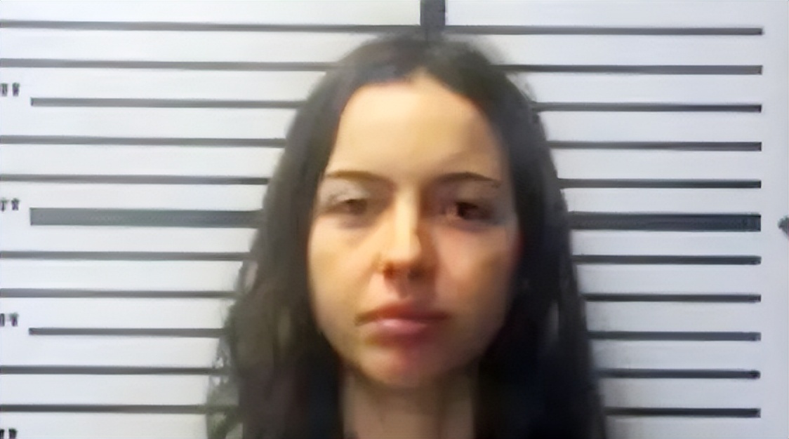 美国密西西比州19岁女孩,美国遛狗被捕