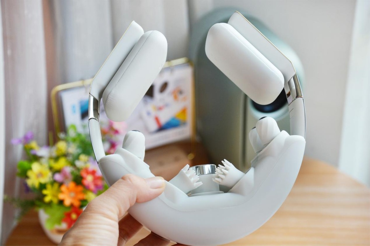 新款家用便携式充电颈椎按摩仪 (moza全颈椎按摩仪测评)