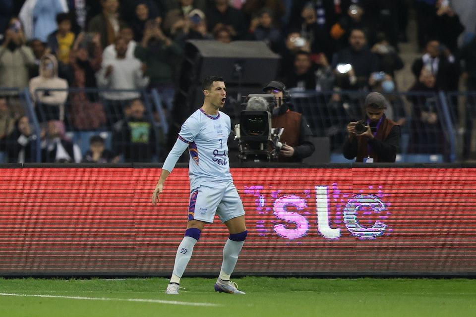 球王梅西绝杀巴萨,精彩的足球盛宴梅西与c罗的首秀