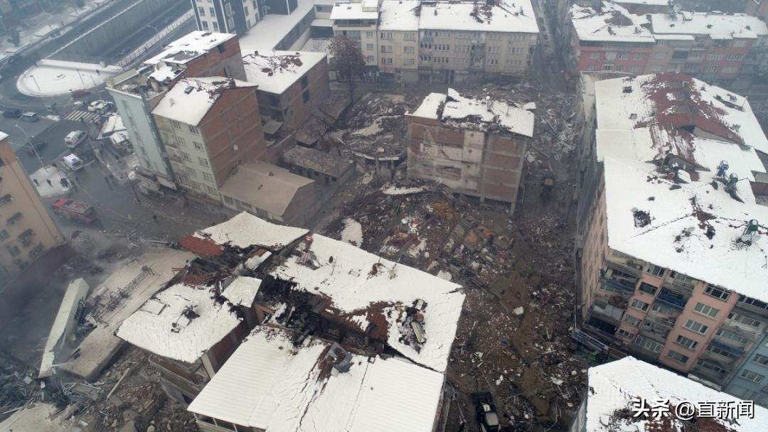 土耳其强震已致超1500人遇难,土耳其地震致数千人遇难