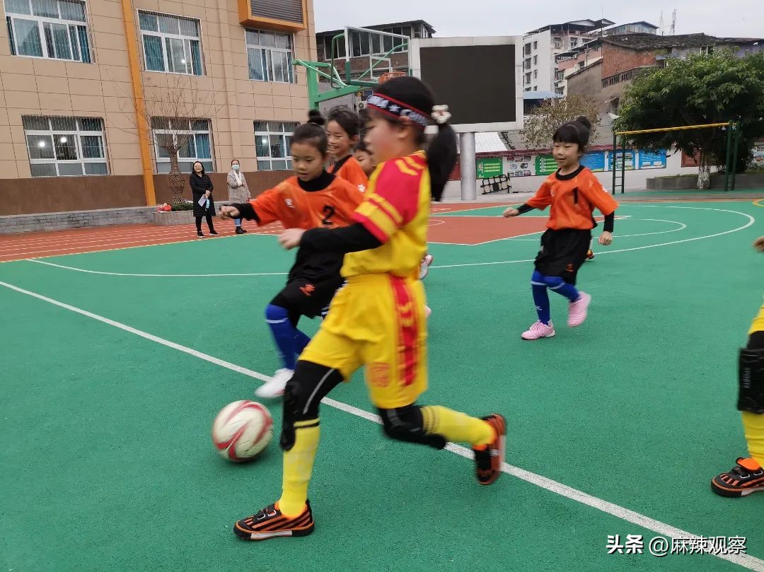 巴中市实验小学向风而行始于足下