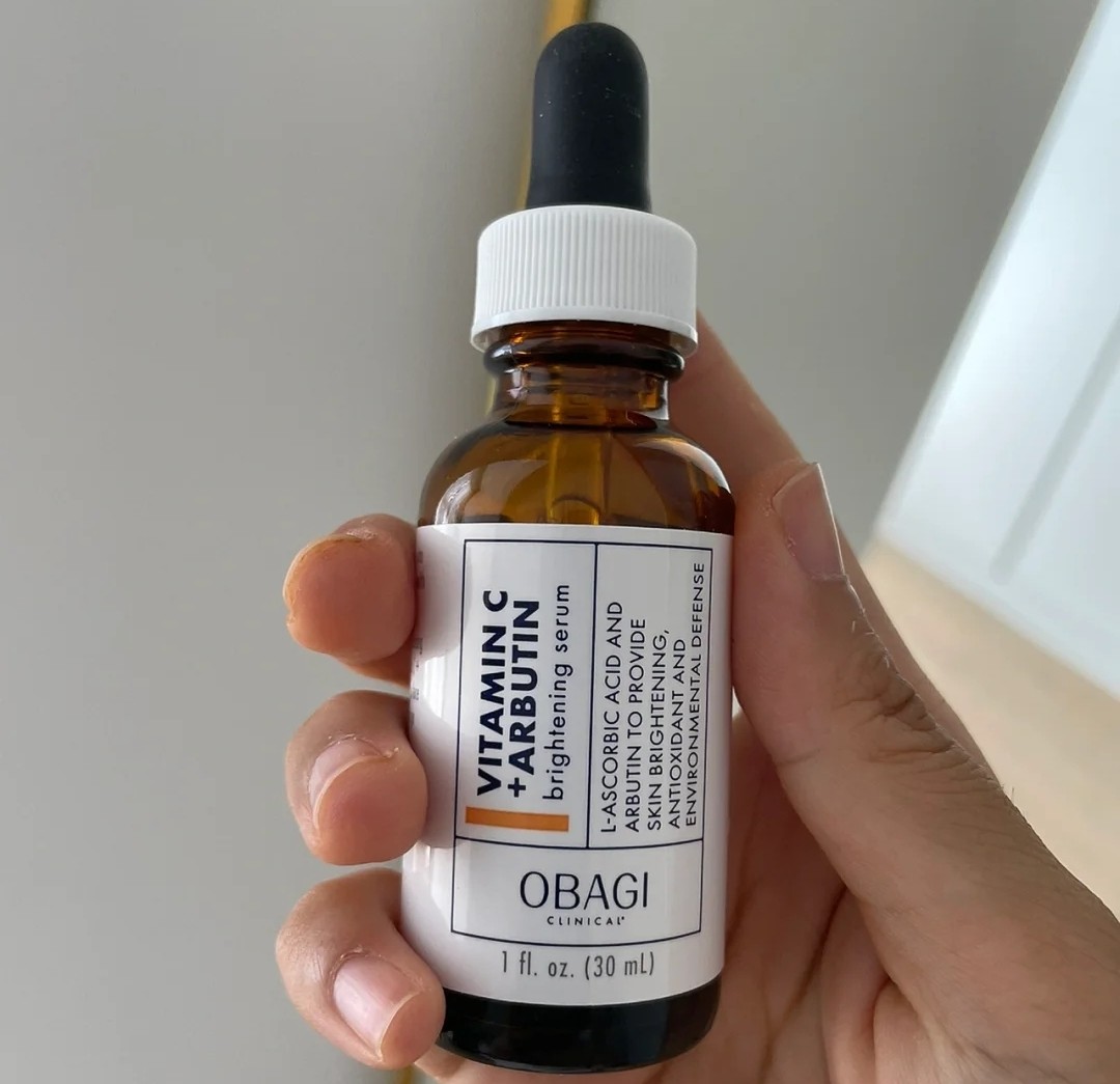 女生想变白变漂亮，公认好用的4款美白精华要知道，有效去黄提亮