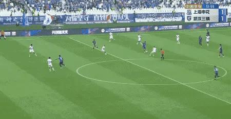 1:1，中超鼎峰战，申花7轮不败，排在榜首，三镇遭遇三连平