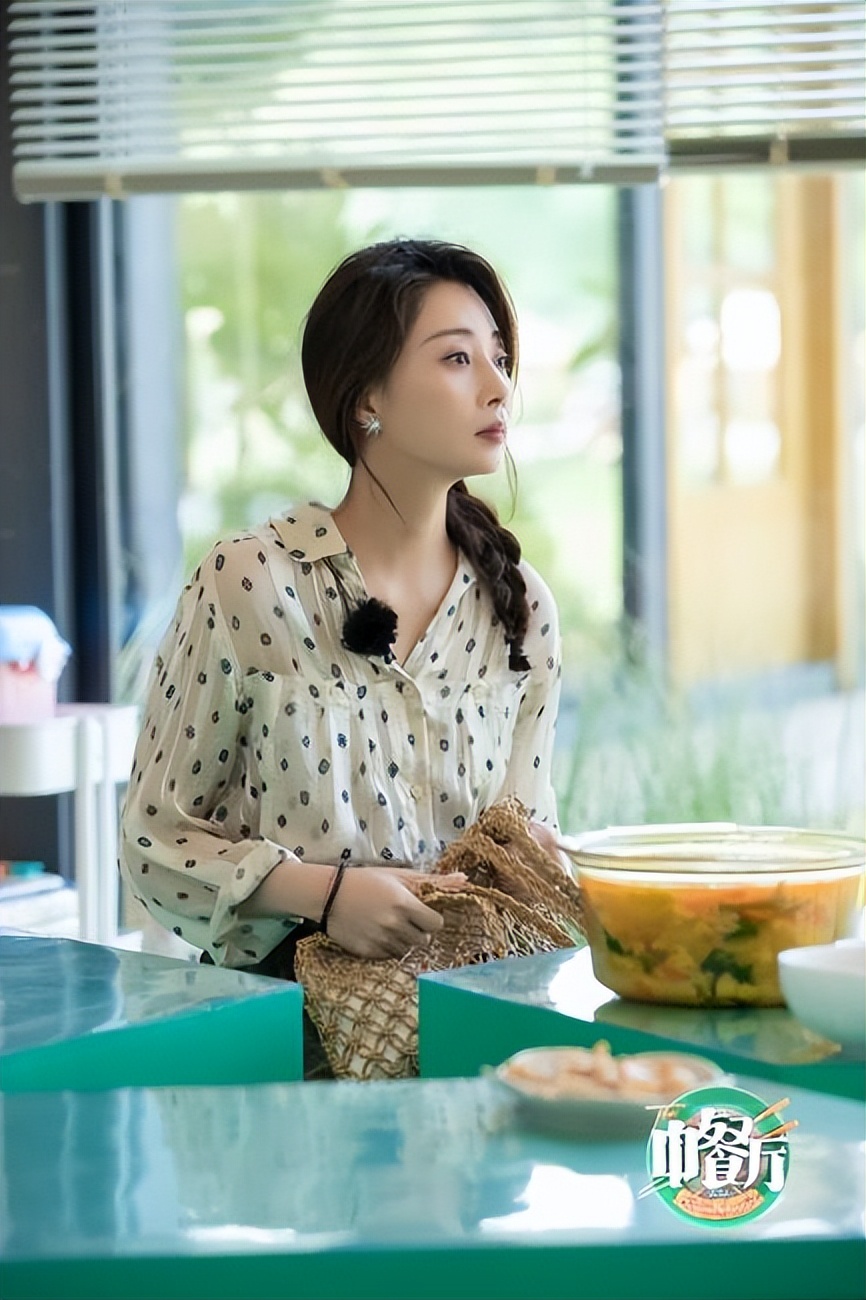 周生生殷桃同款钻之颂一套多少钱 (周生生殷桃代言钻戒)