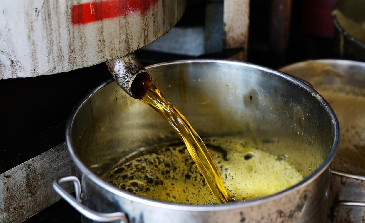 长期吃大豆油的危害有哪些,玉米油大豆油花生油哪个油更健康