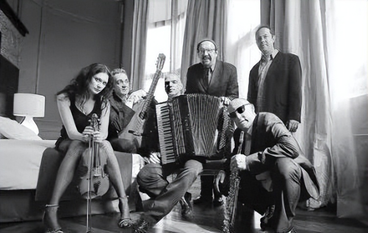 不是阿根廷人，就不配听探戈吗？赵丽蓉老师可不答应