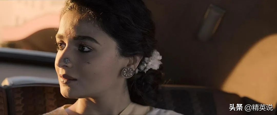 被丈夫86元卖入*院妓**，逆袭成*手党黑**女王，被印度女性膜拜60年？