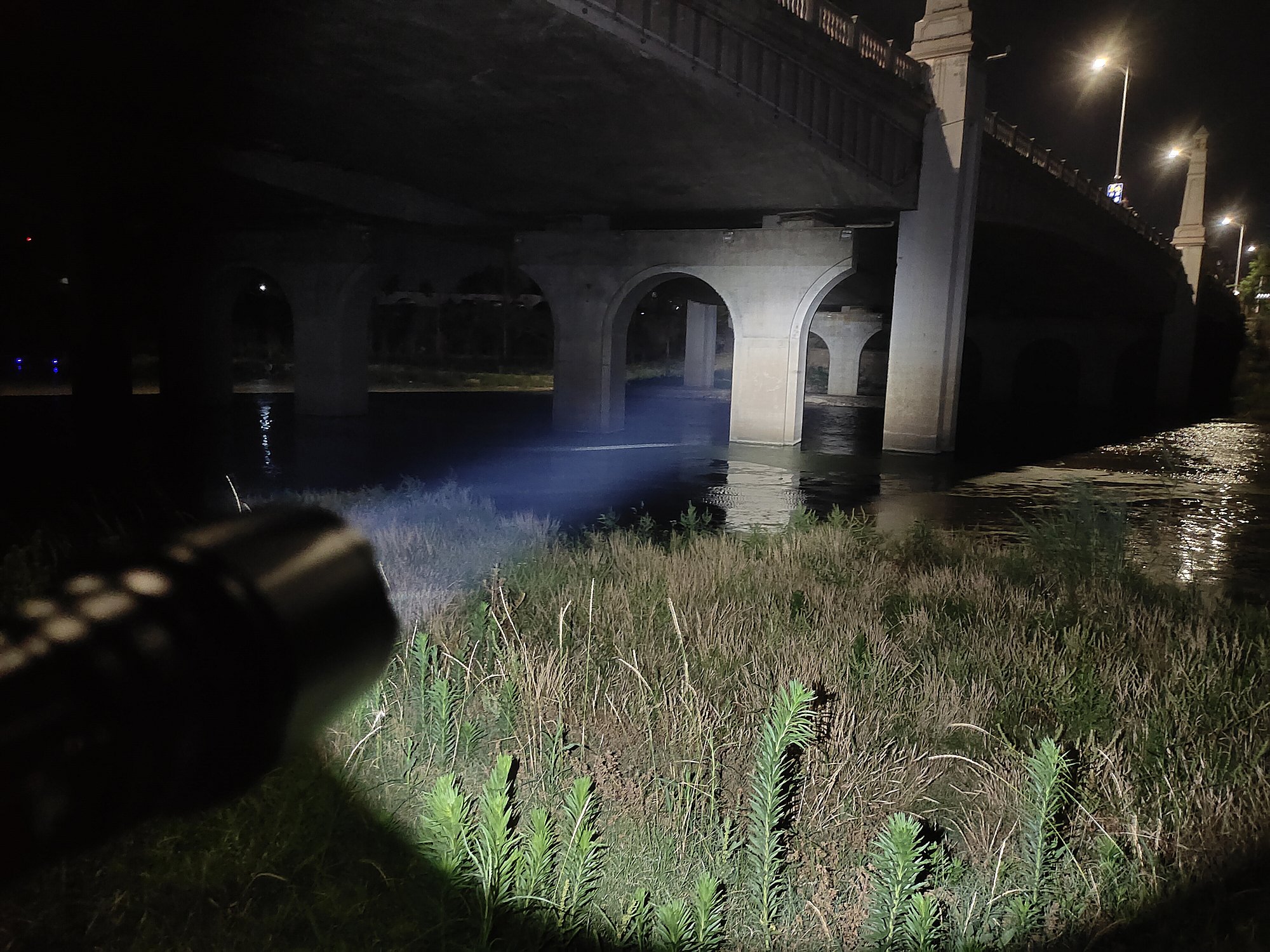 稳定高效,强光压制!Fenix菲尼克斯TK22TAC双模式战术手电体验