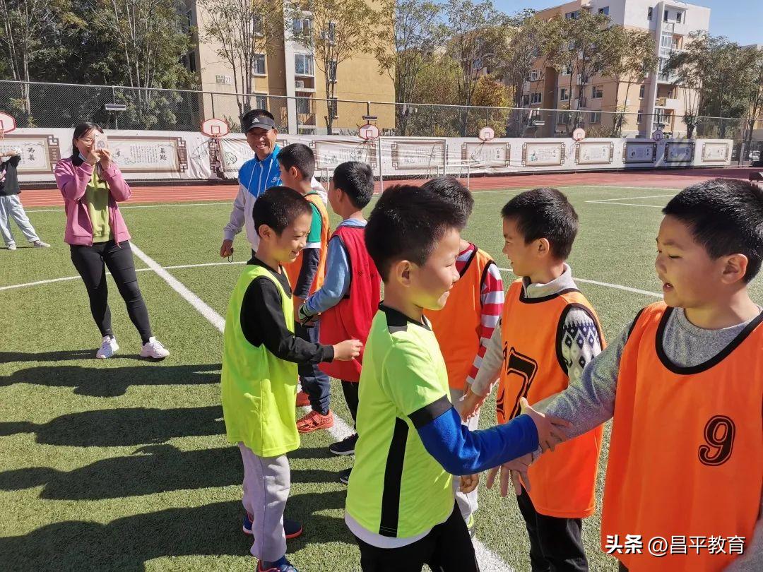 学生教室足球世界杯,班级足球联赛开幕式视频