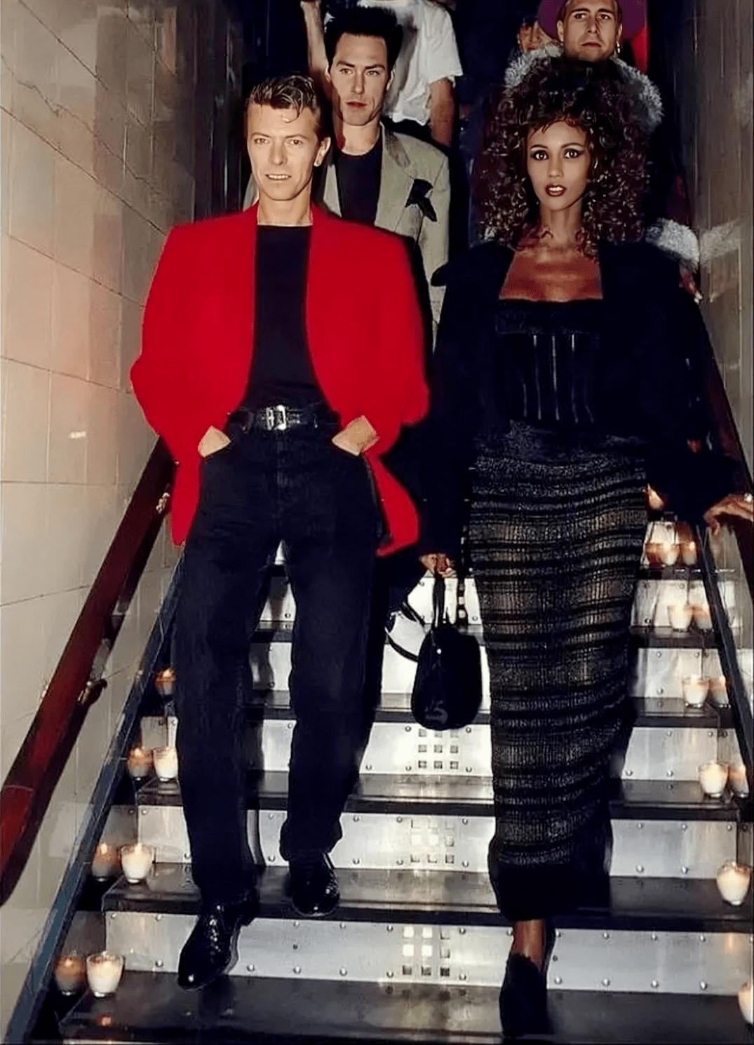 大卫鲍伊妆容,大卫·鲍伊年轻照片