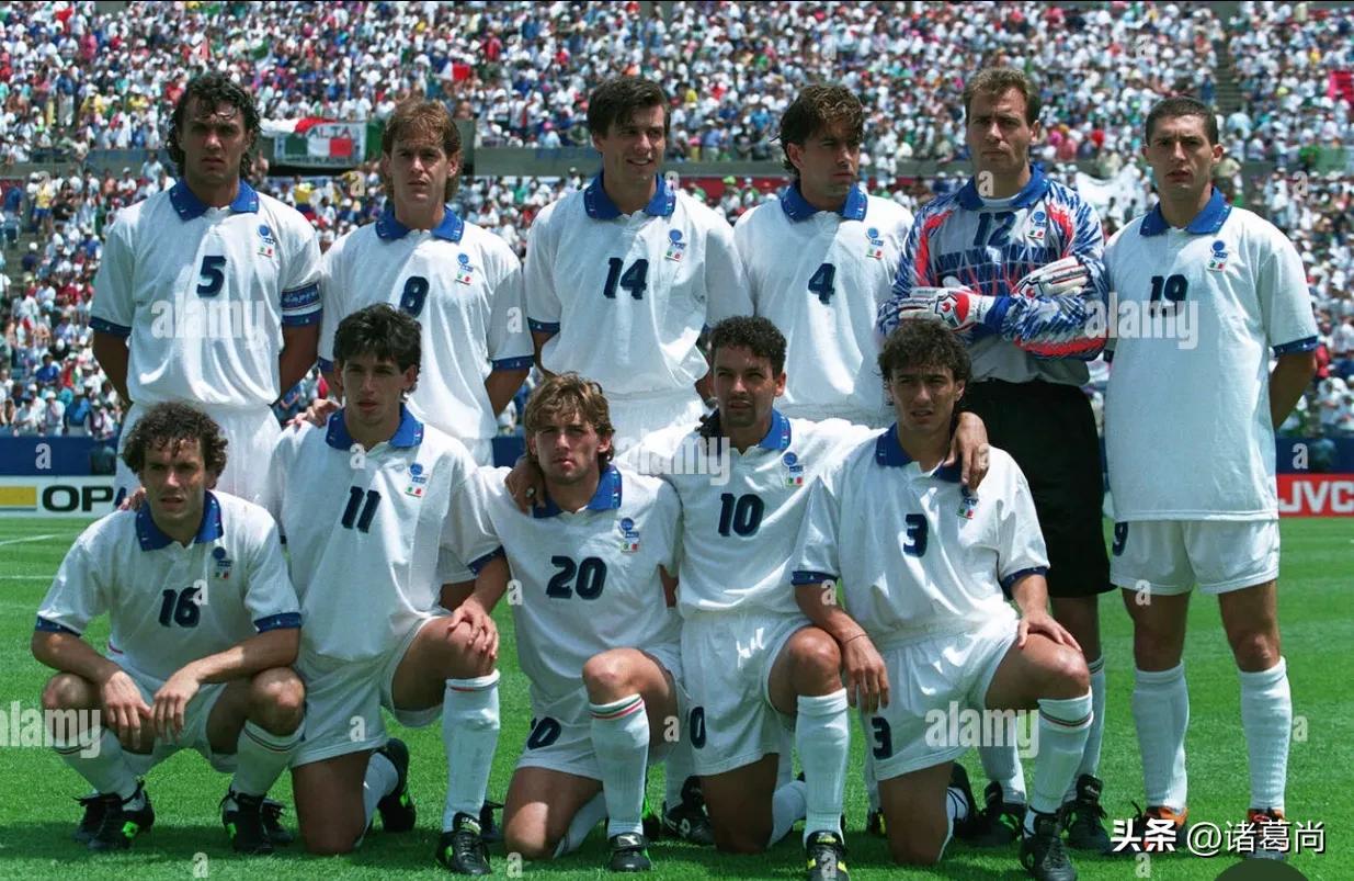 曾经的男模军团，意大利世界杯球服变革