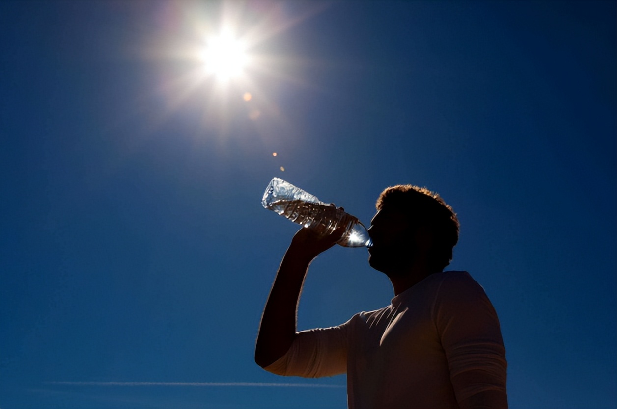 夫妻生活结束后，男性用纸擦一下就行?男人事后要注意的4件事