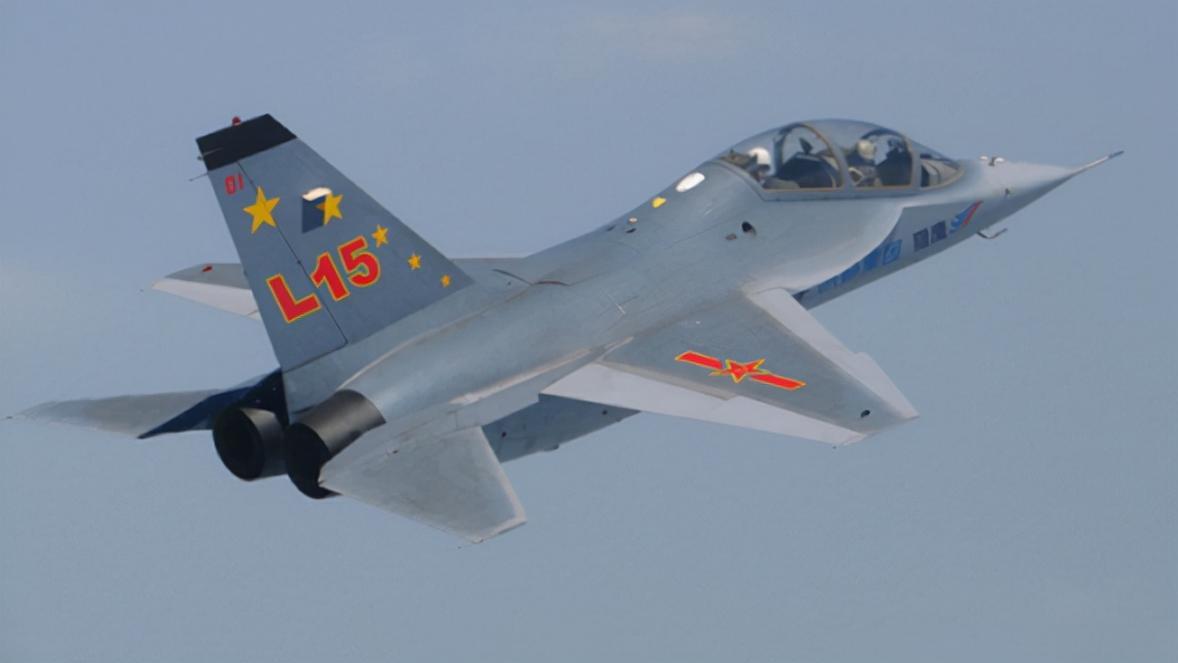 中国战机再获突破，美抱怨美霸主地位遇到挑战，或将难以支撑