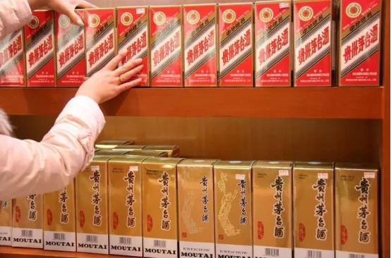 五一在即，大量韩国游客涌入我国，看似旅游，实则是来代购茅台？