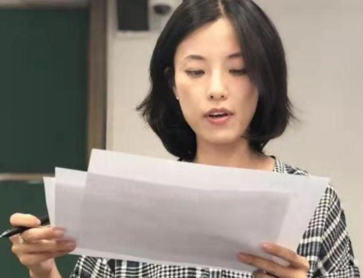 三年级小学生姓“房”，全名有些尴尬，老师课上不敢直呼其大名