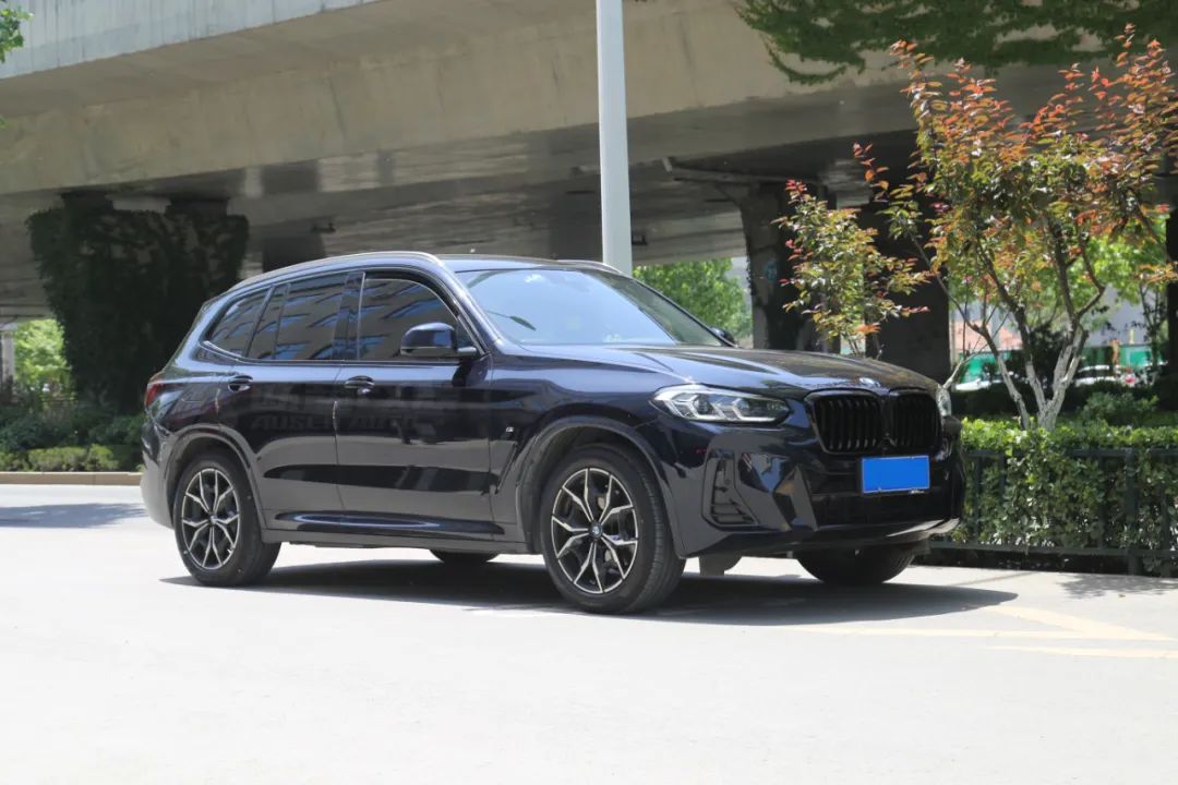 宝马x3改亮黑中网多少钱,宝马x3豪华版亮条改黑