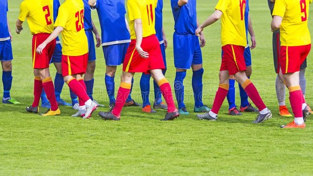 足球能教会孩子什么,零基础孩子两个小时怎么教足球