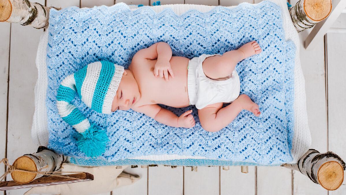 爸爸给娃买的纸尿裤,爸爸给女儿测试防晒霜