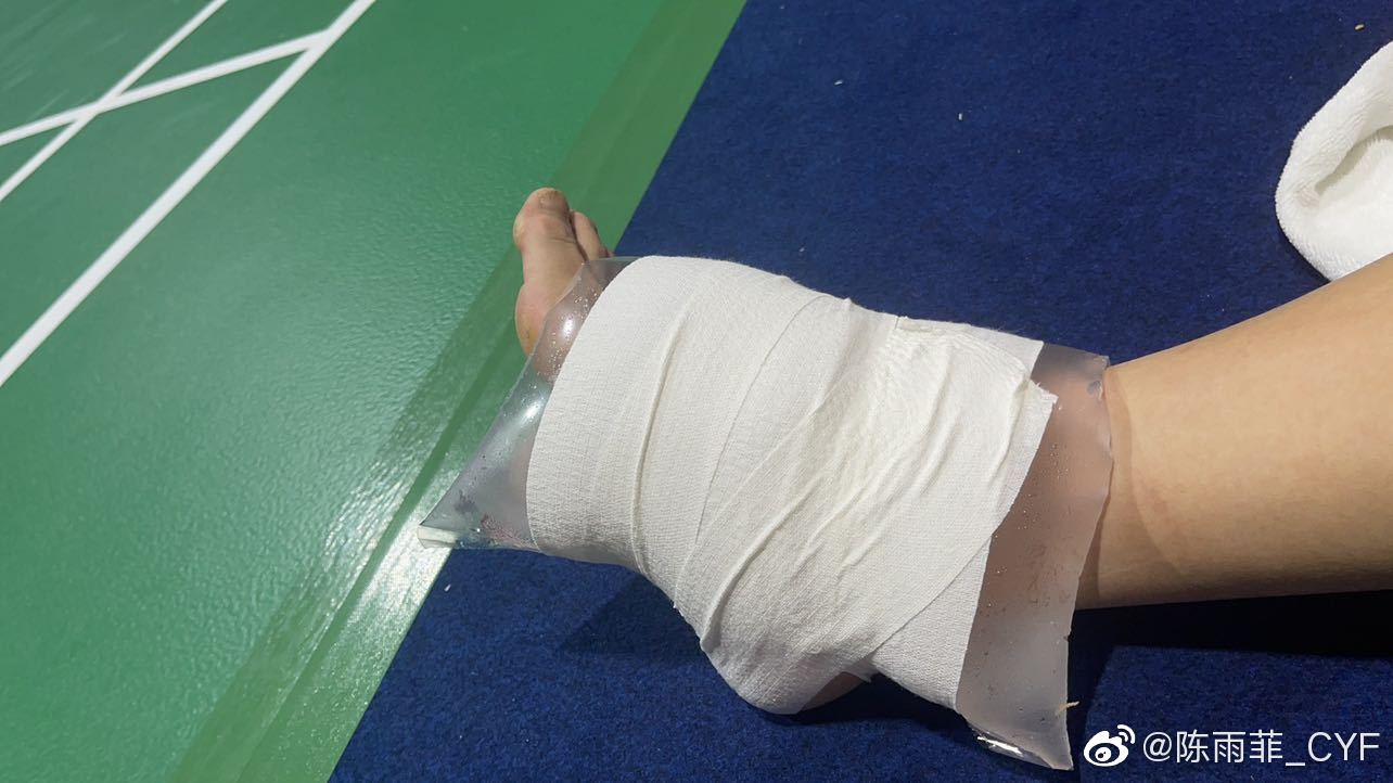 陈雨菲有望帮李雪芮,李雪芮祝贺陈雨菲夺冠