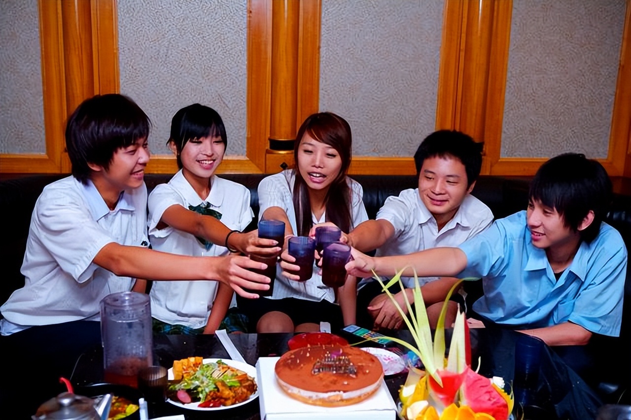 同学聚会的怪象，4类同学逢叫必到，3类同学怎么请都不来