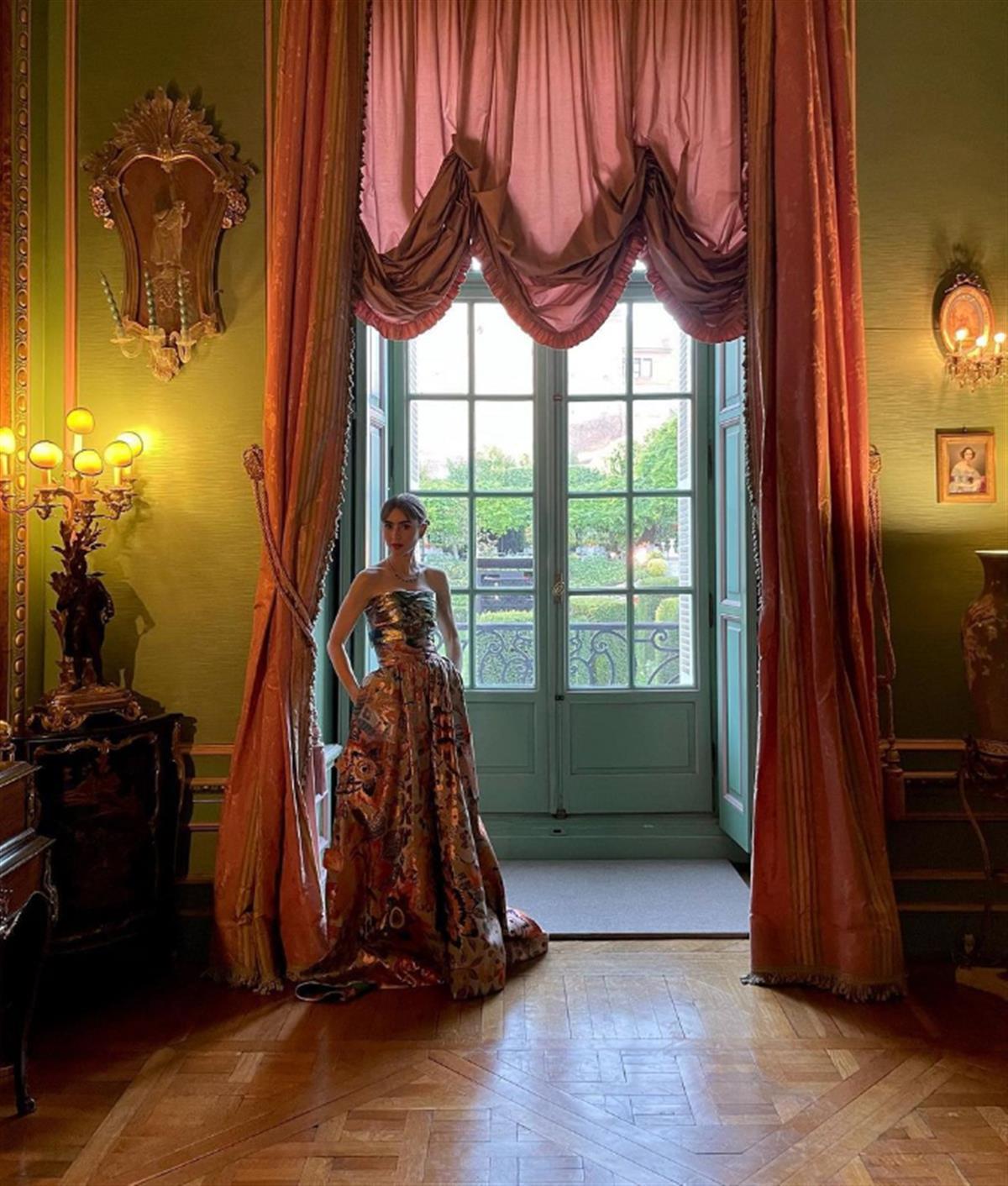 美国一知名女演员婚戒在酒店被盗，当事人是最像赫本的“星二代”