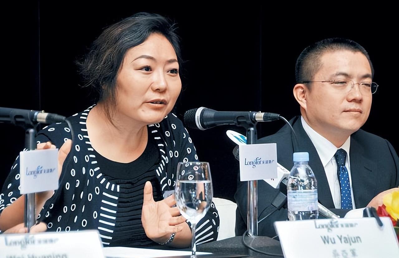 手握11万亩地皮，银行存七百多亿，她才是我国隐形“地产女首富”