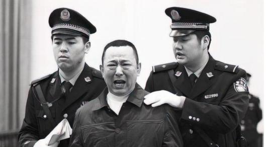 证人指证刘汉庭审视频,刘汉兄弟被审视频