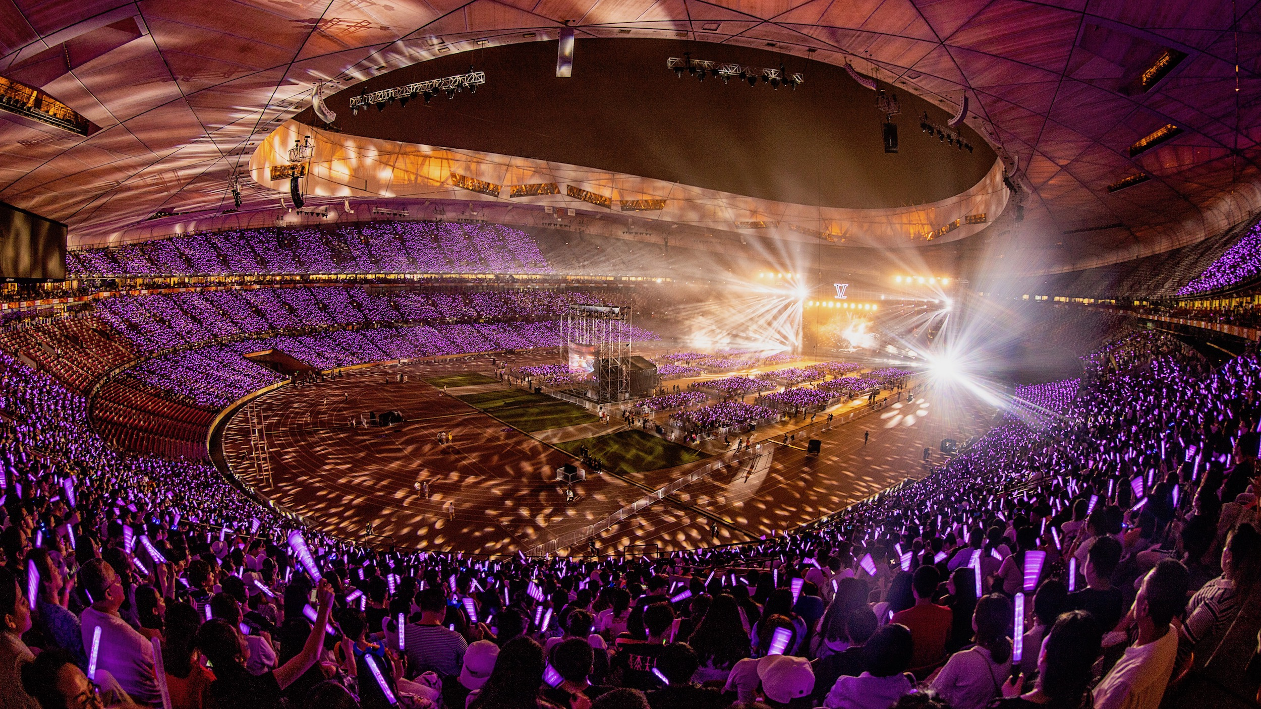 耗资20亿的鸟巢赚钱了吗,耗资两亿鸟巢