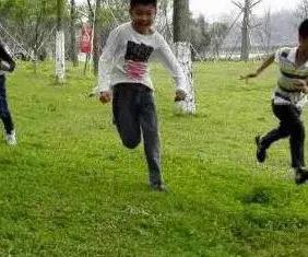 小学生放学先写作业还是先运动,放学时先写作业还是先玩耍