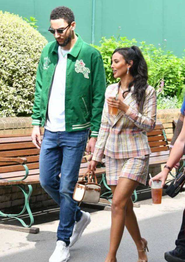 西蒙斯和女朋友分手了吗,西蒙斯为什么分手