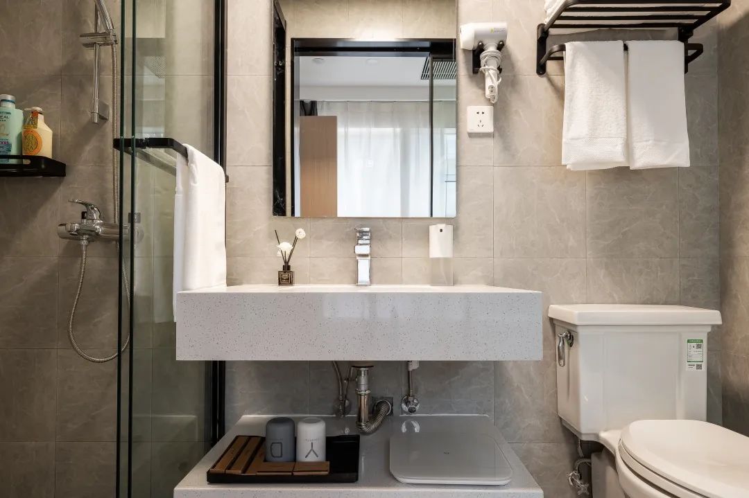 南京东路这家大隐于市设计师酒店,沉浸体验一个前所未有的空间