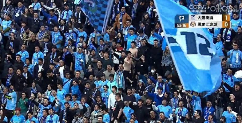 大连英博2连胜,大连英博费煜护腿板效果图