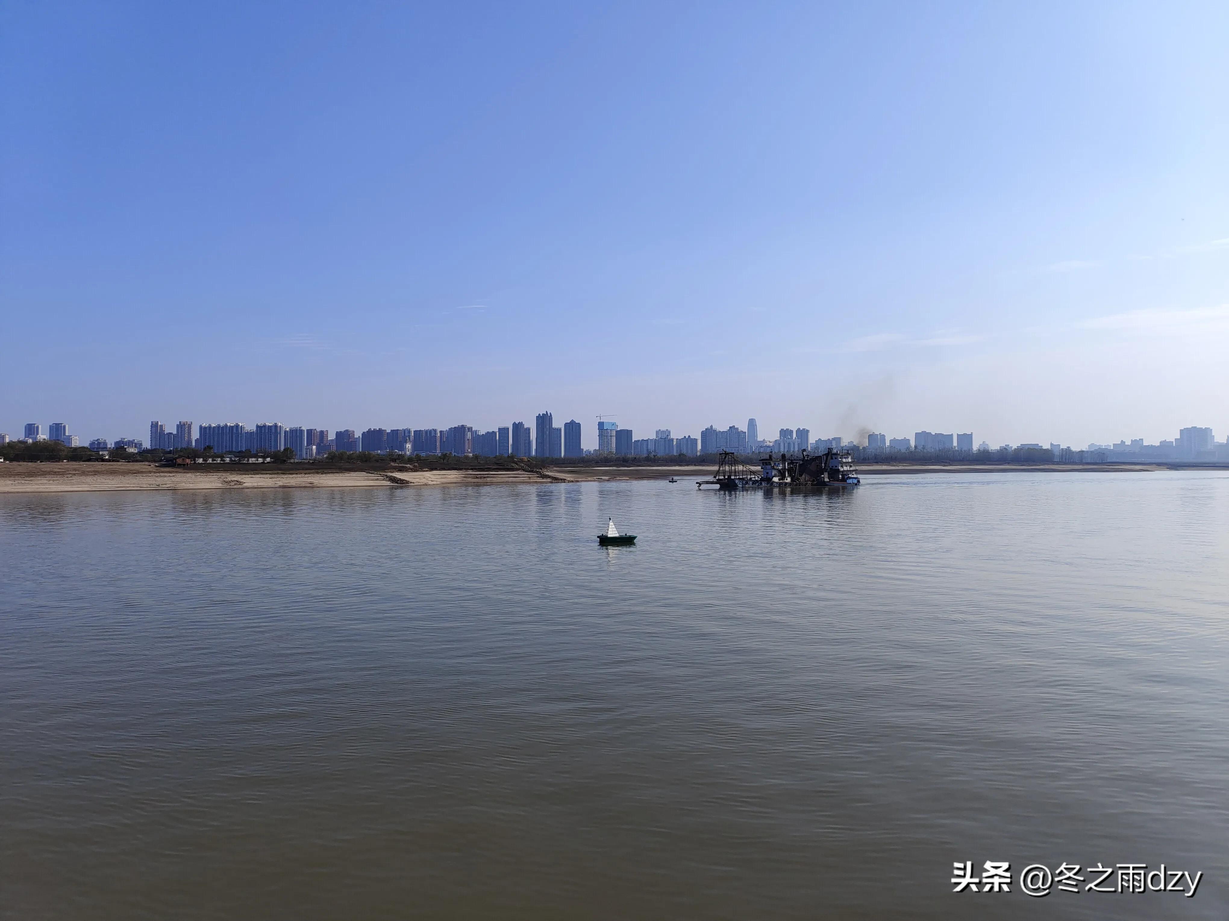 南昌舰主题园凤凰洲湿地公园,凤凰洲建军广场