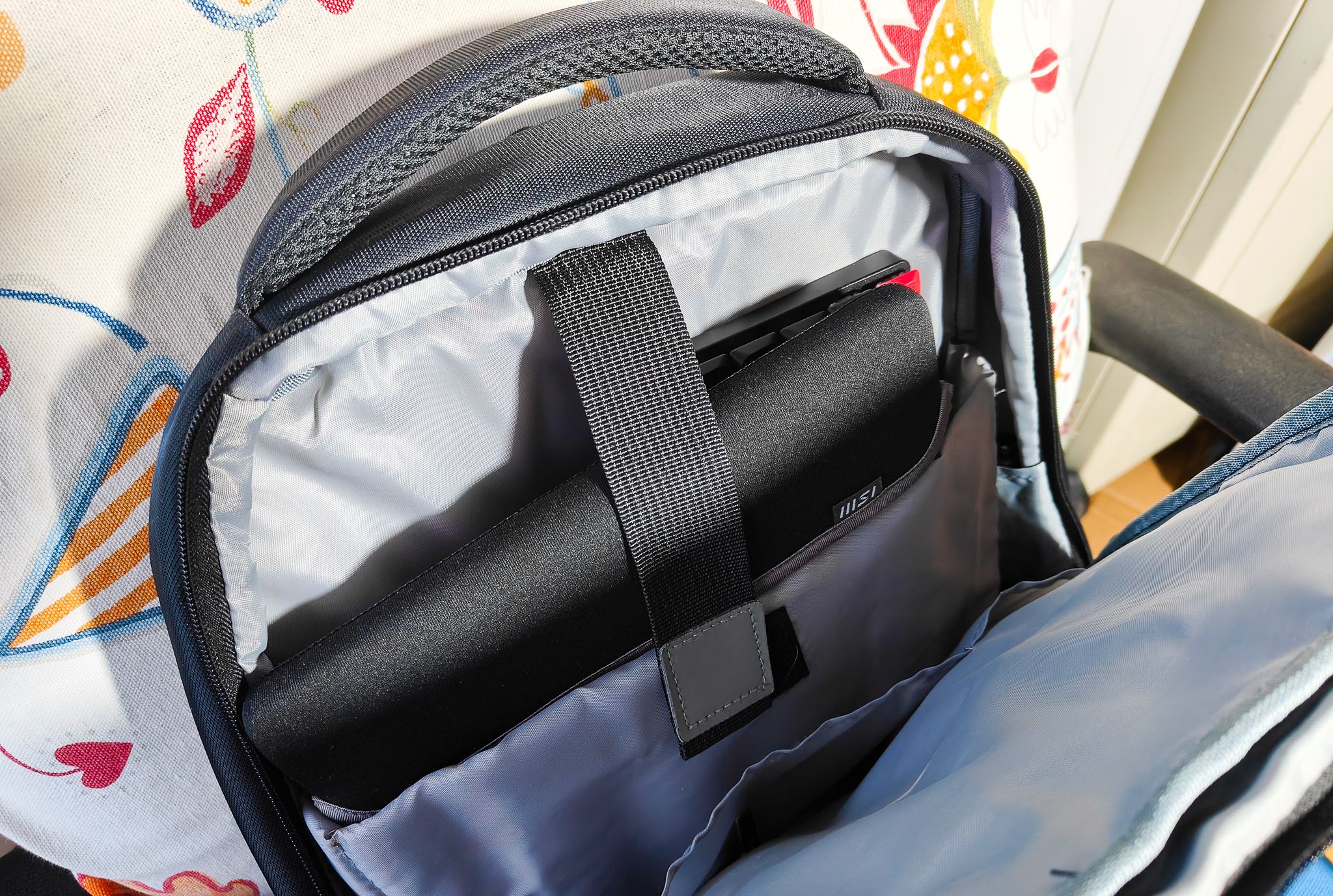 微星便携式显示器,微星便携显示器评测