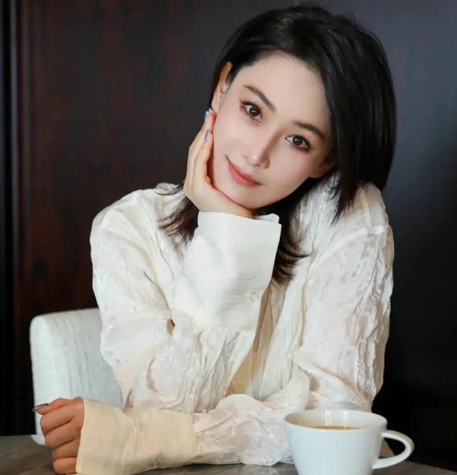 何洁张馨予最新视频,张馨予与何洁两个人的照片