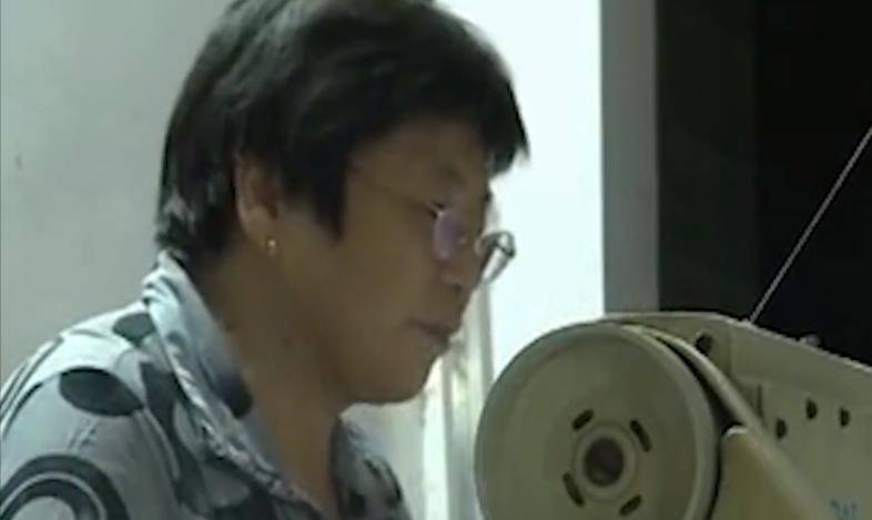 13年前，浙江农村老奶奶收养了黑人小男孩巴比，如今怎么样了？