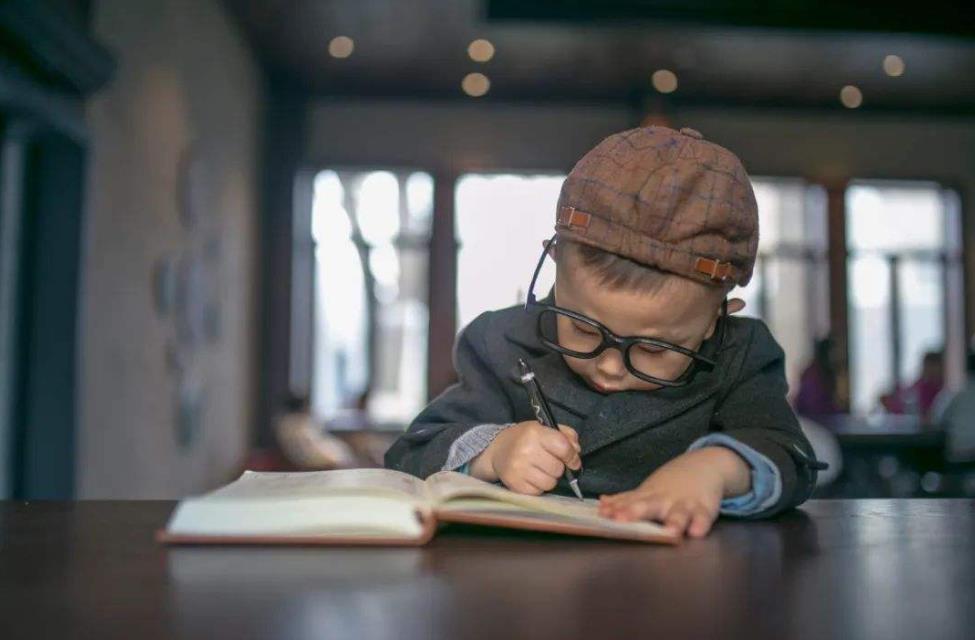 宝宝特别皮怎么教育,宝宝变笨的四种方法