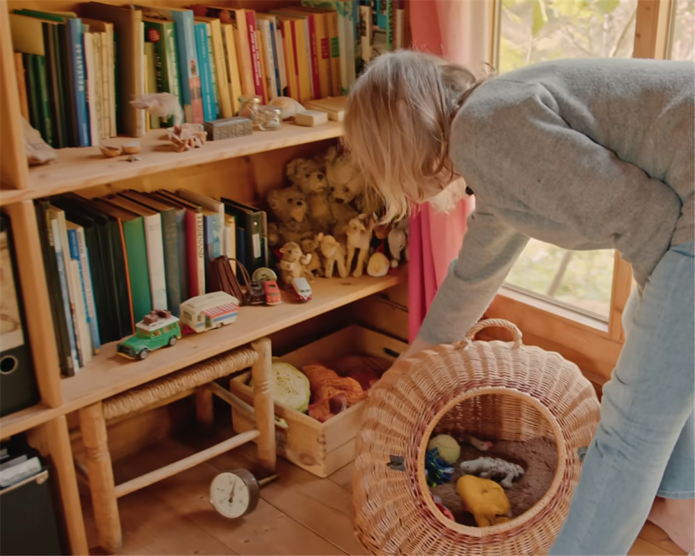 发现一位74岁奶奶的蜗居：16㎡小家没电没暖气，她却一住就是30年