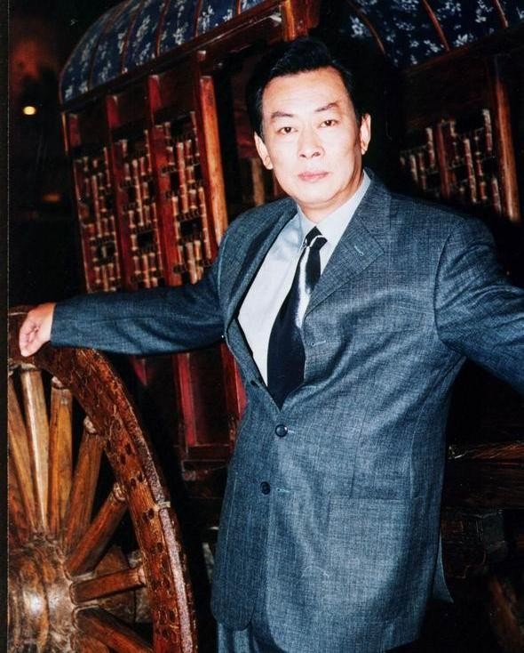 王诗槐离异后独自照顾智障儿子,老戏骨王诗槐离婚后照顾智障儿子