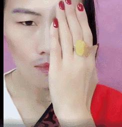 41岁，她用365张假面换取年入百万，迷倒全网宅男：想娶她回家