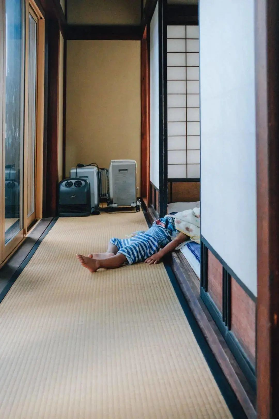 爸爸拍坏人女儿却被偷走完整版,日本老爸偷拍儿子的丑照