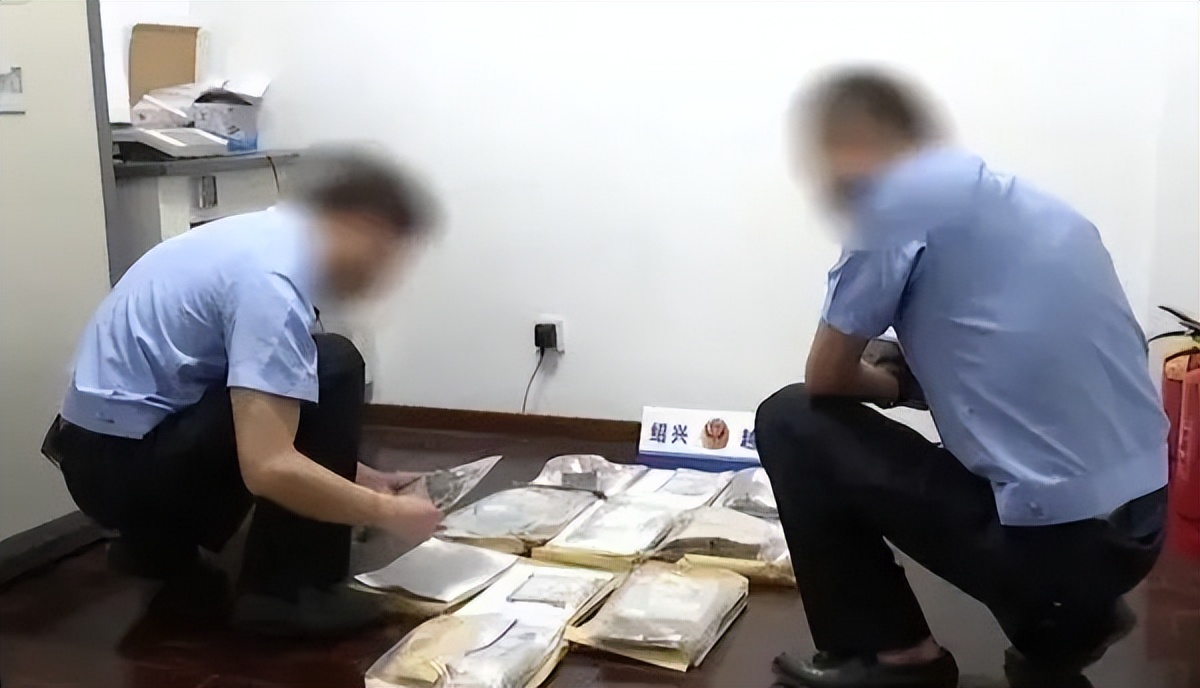 跨国快递只为送报纸？“富二代”女子“海淘”的竟是*品毒**“邮票”