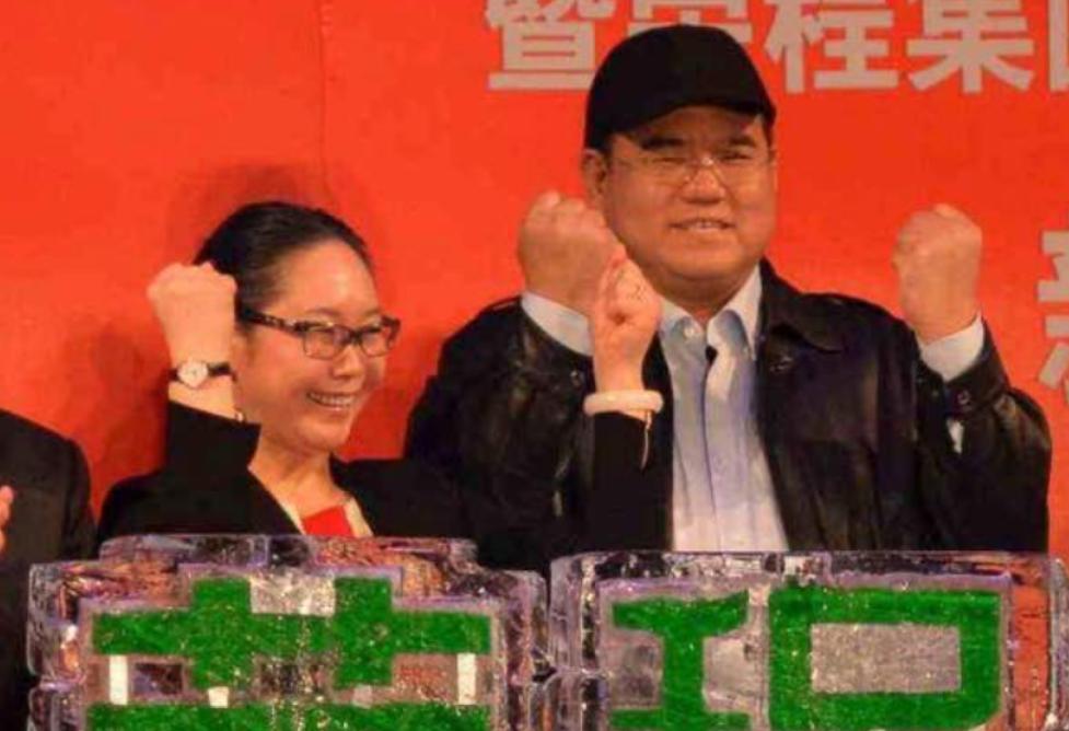 汶川地震男人全家人遇难后的采访,汶川地震被埋小伙对妻子说的话