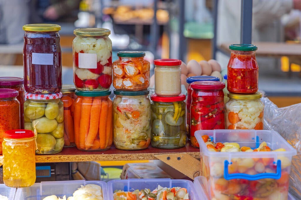 什么蔬菜放进冰箱吃了会中毒,食物放冰箱里有什么要注意的