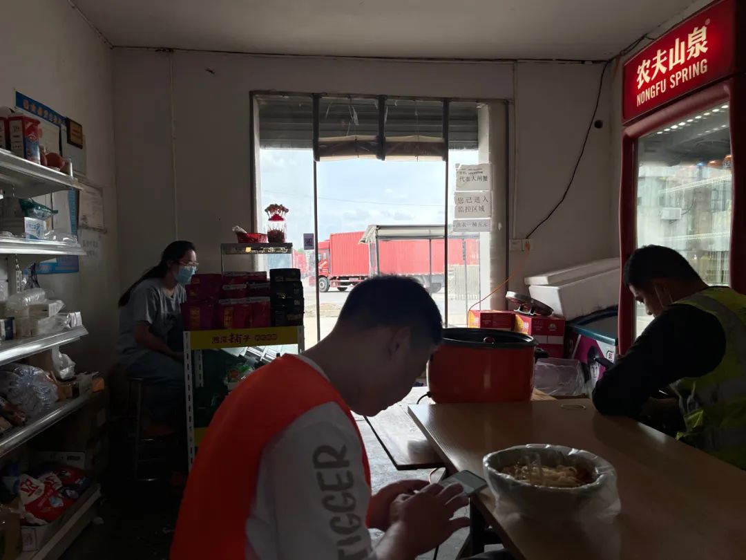 阳澄湖螃蟹高温,大闸蟹旺季遇冷卖不动